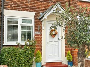 High Street- click for photo gallery